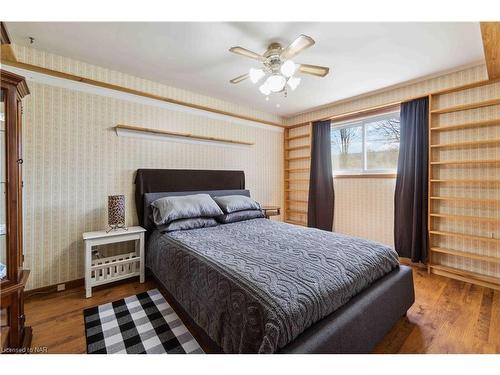 883 Ridge Rd N Road, Ridgeway, ON - Indoor Photo Showing Bedroom