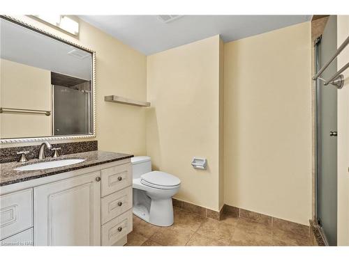 504-7 Gale Crescent, St. Catharines, ON - Indoor Photo Showing Bathroom