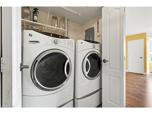 504-7 Gale Crescent, St. Catharines, ON - Indoor Photo Showing Laundry Room