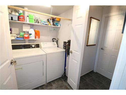902-7 Gale Crescent, St. Catharines, ON - Indoor Photo Showing Laundry Room