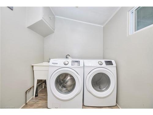 2236 Kottmeier Road, Thorold, ON - Indoor Photo Showing Laundry Room
