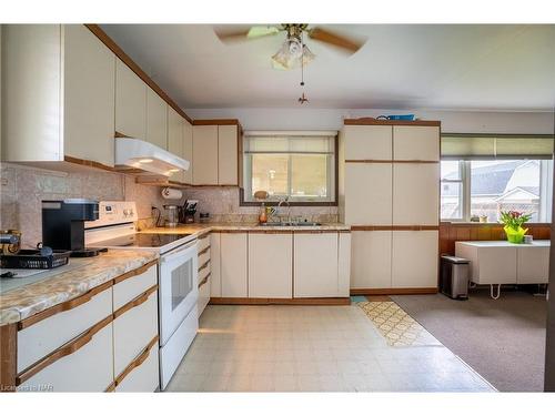 18 Milton Road, St. Catharines, ON - Indoor Photo Showing Kitchen