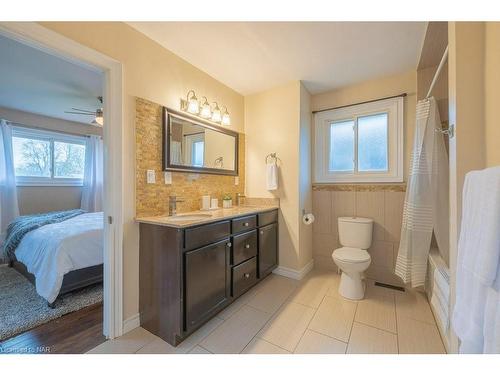 13 La Salle Drive, St. Catharines, ON - Indoor Photo Showing Bathroom