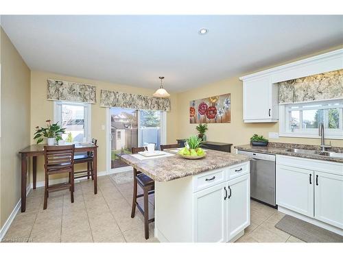 98 Cardinal Crescent, Welland, ON - Indoor Photo Showing Kitchen With Double Sink