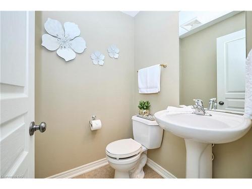 98 Cardinal Crescent, Welland, ON - Indoor Photo Showing Bathroom
