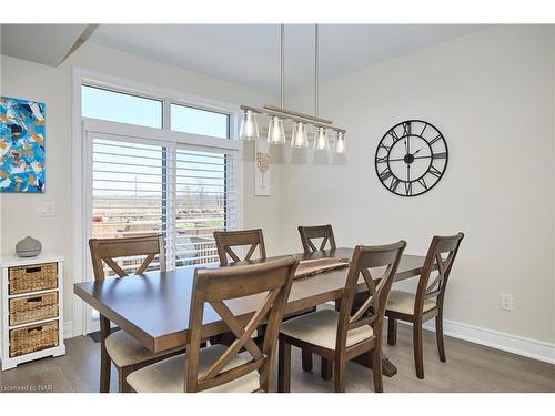 72 Mackenzie King Avenue, St. Catharines, ON - Indoor Photo Showing Dining Room