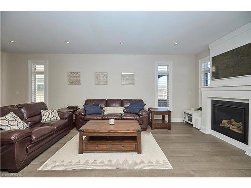 72 Mackenzie King Avenue, St. Catharines, ON - Indoor Photo Showing Living Room With Fireplace