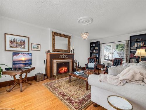 6 Highland Gardens, Welland, ON - Indoor Photo Showing Living Room With Fireplace