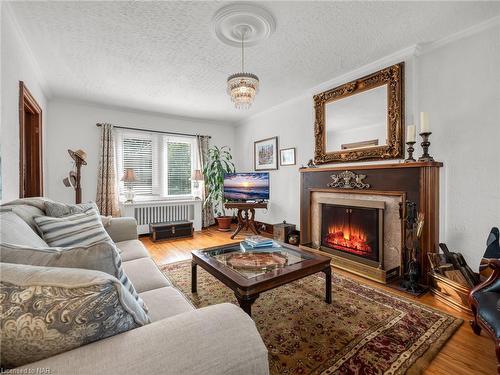 6 Highland Gardens, Welland, ON - Indoor Photo Showing Living Room With Fireplace