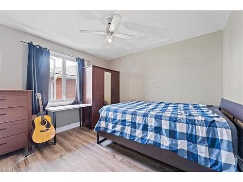 303 Grantham Avenue, St. Catharines, ON - Indoor Photo Showing Bedroom