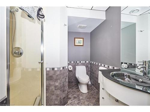 8 Firelane 14D Road, Niagara-On-The-Lake, ON - Indoor Photo Showing Bathroom