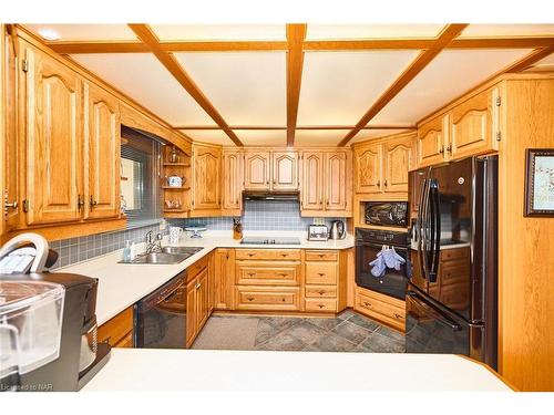 8 Firelane 14D Road, Niagara-On-The-Lake, ON - Indoor Photo Showing Kitchen With Double Sink