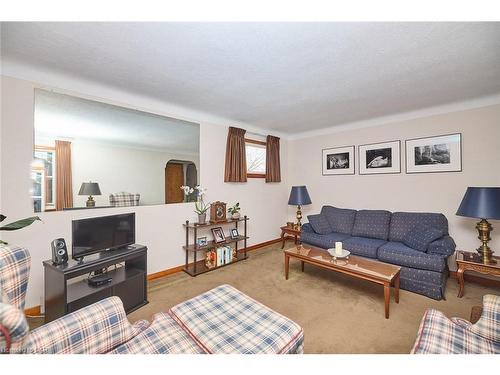 297 Carlton Street, St. Catharines, ON - Indoor Photo Showing Living Room