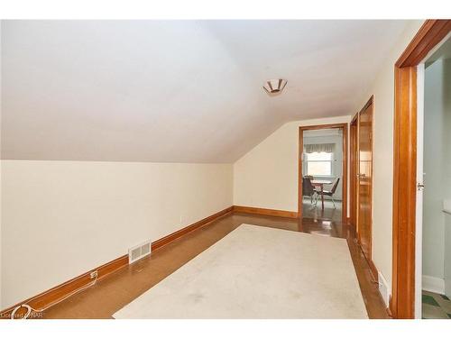 297 Carlton Street, St. Catharines, ON - Indoor Photo Showing Other Room