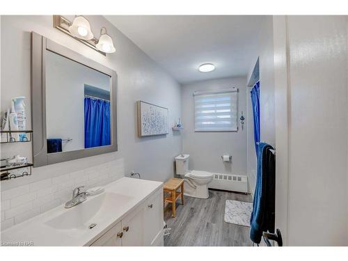 176 Loyalist Drive, Welland, ON - Indoor Photo Showing Bathroom