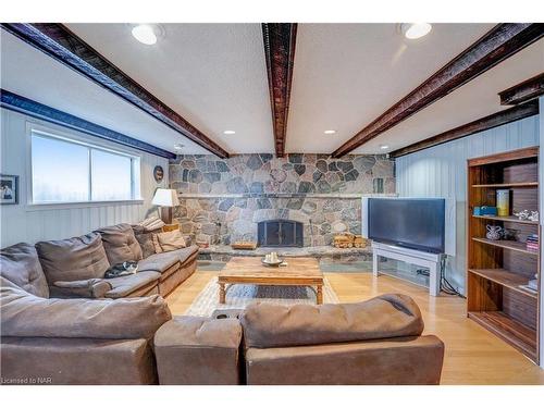 176 Loyalist Drive, Welland, ON - Indoor Photo Showing Living Room With Fireplace