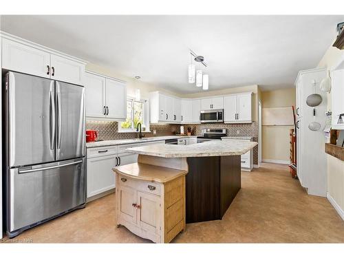 462 Lyons Creek Road, Welland, ON - Indoor Photo Showing Kitchen