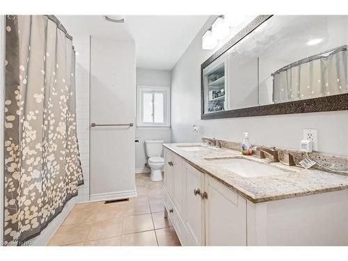 462 Lyons Creek Road, Welland, ON - Indoor Photo Showing Bathroom