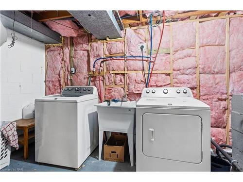 462 Lyons Creek Road, Welland, ON - Indoor Photo Showing Laundry Room