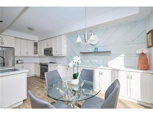 3845 Ryan Avenue, Crystal Beach, ON - Indoor Photo Showing Kitchen