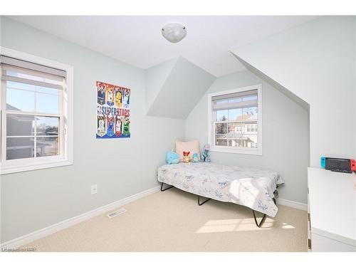 3845 Ryan Avenue, Crystal Beach, ON - Indoor Photo Showing Bedroom