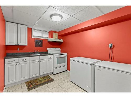 78 Melody Trail, St. Catharines, ON - Indoor Photo Showing Laundry Room