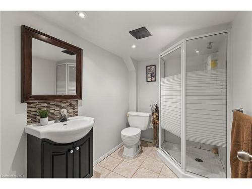 78 Melody Trail, St. Catharines, ON - Indoor Photo Showing Bathroom