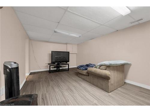 25 Overholt Street, St. Catharines, ON - Indoor Photo Showing Bedroom