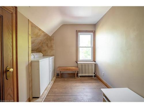 55 Maple Street, St. Catharines, ON - Indoor Photo Showing Laundry Room