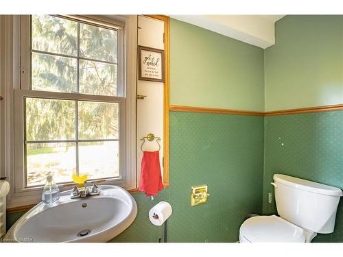 55 Maple Street, St. Catharines, ON - Indoor Photo Showing Bathroom
