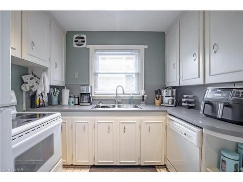 55 Maple Street, St. Catharines, ON - Indoor Photo Showing Kitchen With Double Sink