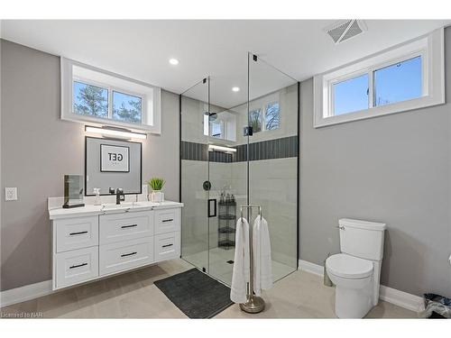 714 Carlton Street, Niagara-On-The-Lake, ON - Indoor Photo Showing Bathroom