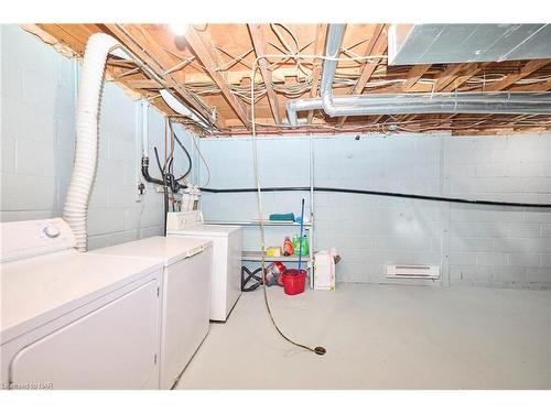 4503 Maplewood Avenue, Niagara Falls, ON - Indoor Photo Showing Laundry Room