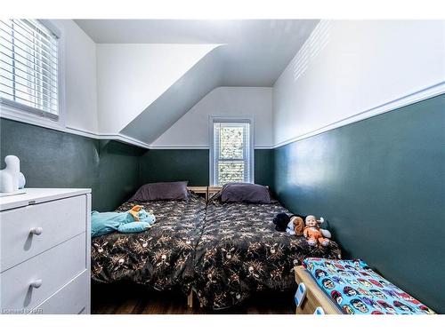 813 Foss Road, Fenwick, ON - Indoor Photo Showing Bedroom