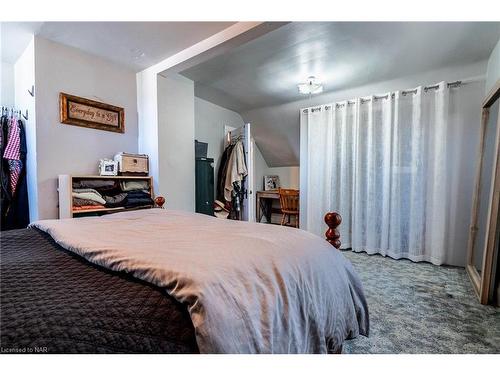 4 Church Hill, Fonthill, ON - Indoor Photo Showing Bedroom