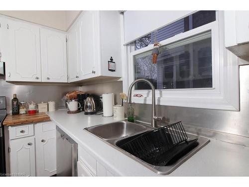 73 Chaplin Avenue, St. Catharines, ON - Indoor Photo Showing Kitchen