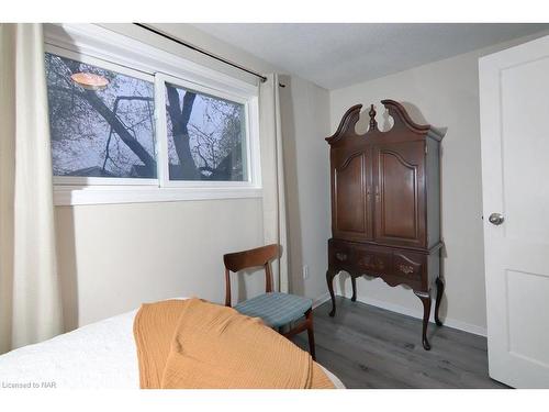 73 Chaplin Avenue, St. Catharines, ON - Indoor Photo Showing Bedroom