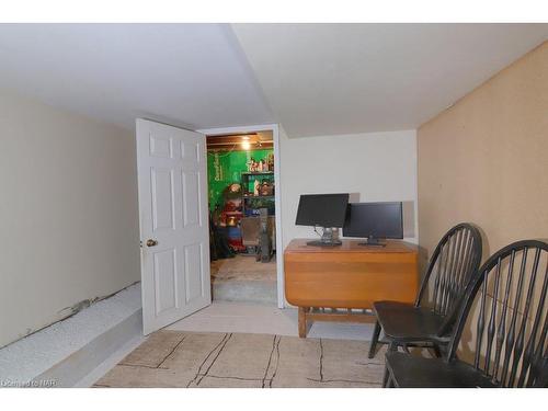 73 Chaplin Avenue, St. Catharines, ON - Indoor Photo Showing Office