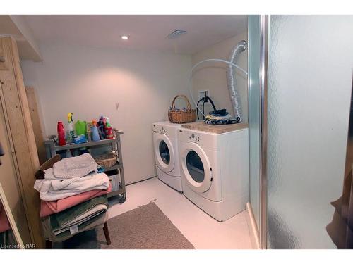 73 Chaplin Avenue, St. Catharines, ON - Indoor Photo Showing Laundry Room