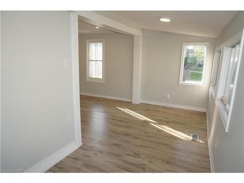 25 Lillian Street, Fort Erie, ON - Indoor Photo Showing Other Room