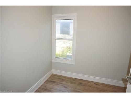 25 Lillian Street, Fort Erie, ON - Indoor Photo Showing Other Room