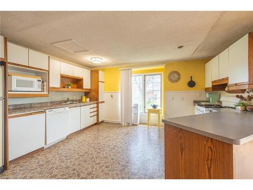 86 Feeder Lane, Dunnville, ON - Indoor Photo Showing Kitchen