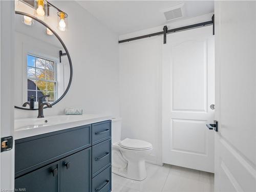 616 Lakeshore Road, Fort Erie, ON - Indoor Photo Showing Bathroom