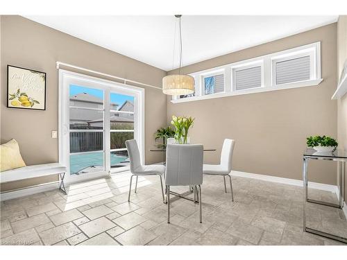 2 Briarwood Drive, St. Catharines, ON - Indoor Photo Showing Dining Room