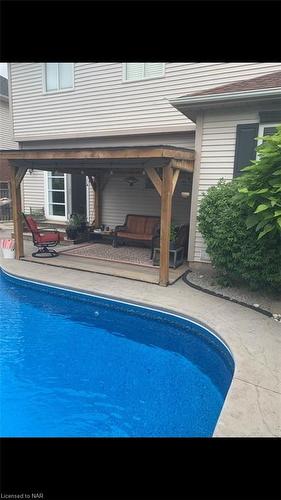 2 Briarwood Drive, St. Catharines, ON - Outdoor With In Ground Pool