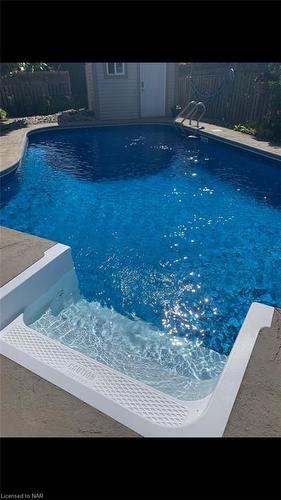 2 Briarwood Drive, St. Catharines, ON - Outdoor With In Ground Pool