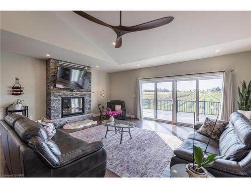 3753 Quarry Road, Beamsville, ON - Indoor Photo Showing Living Room With Fireplace