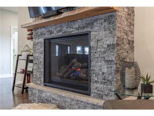3753 Quarry Road, Beamsville, ON - Indoor With Fireplace