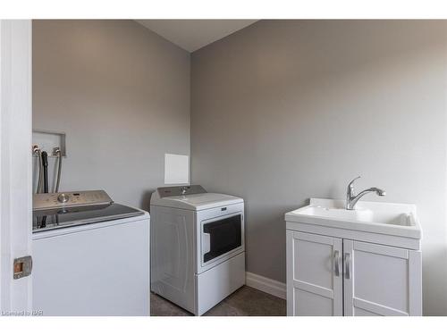 3753 Quarry Road, Beamsville, ON - Indoor Photo Showing Laundry Room