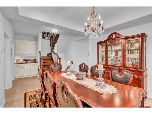 5632 Osprey Avenue, Niagara Falls, ON - Indoor Photo Showing Dining Room
